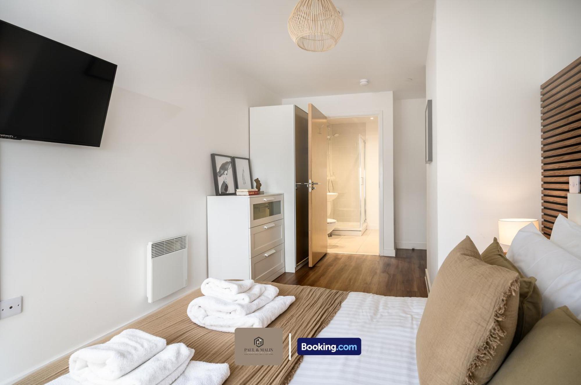 2 Bedroom By Paul & Malin Short Lets & Serviced Stretford With Free Wifi & Gym Access Apartamento *