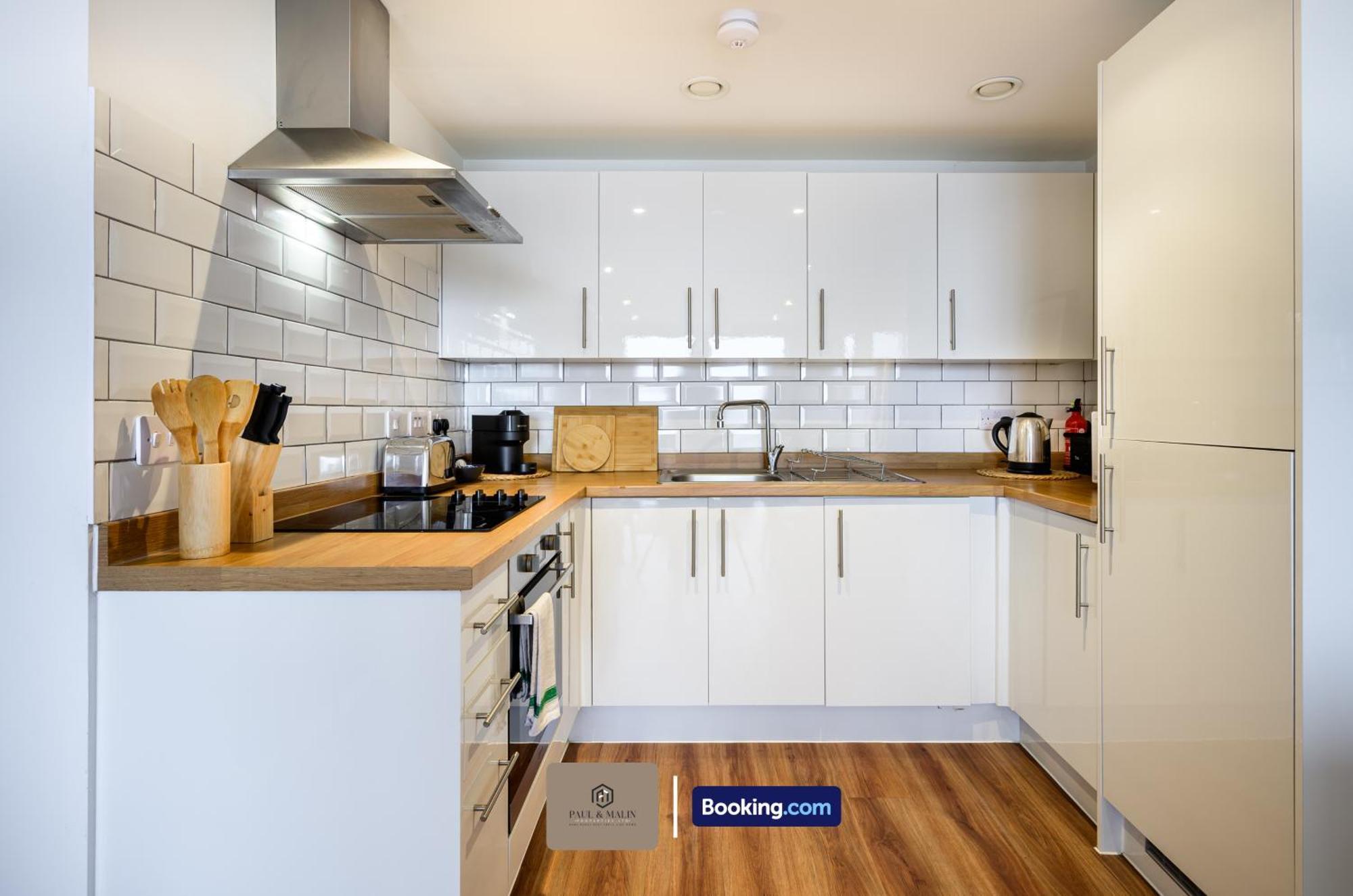 Apartamento 2 Bedroom By Paul & Malin Short Lets & Serviced Stretford With Free Wifi & Gym Access